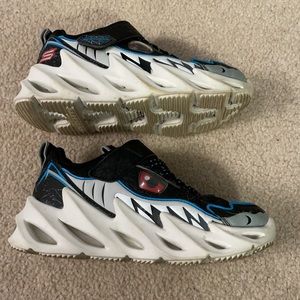 Sketchers shark sneakers